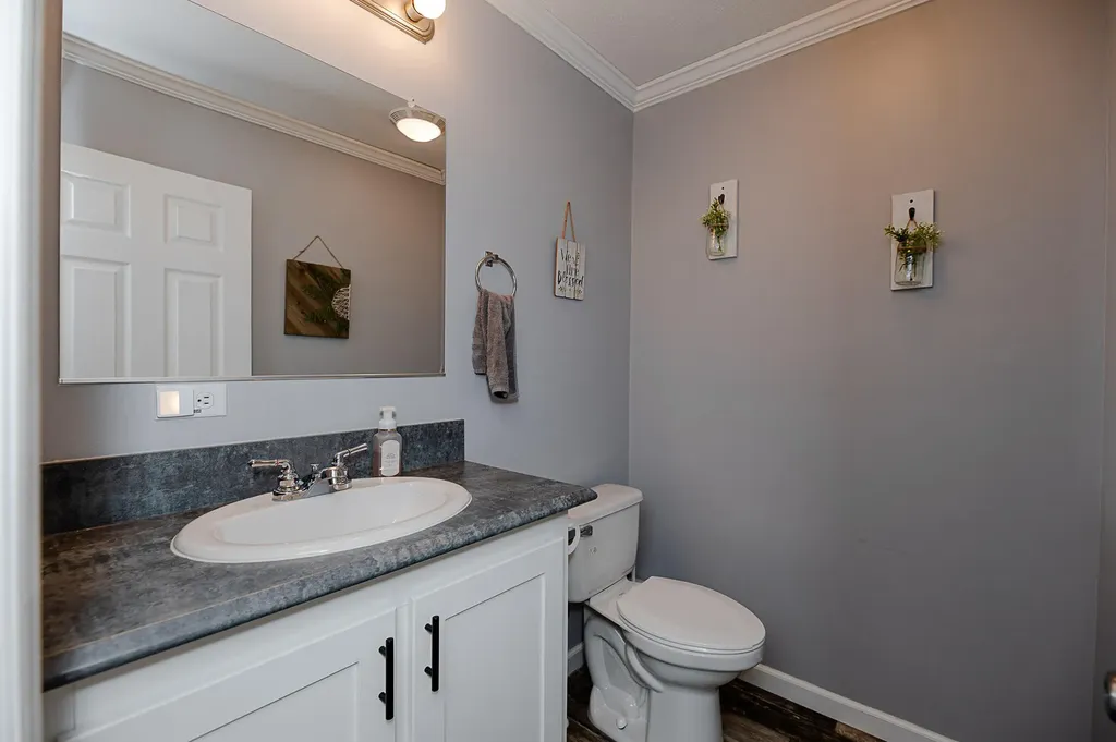 1565 Hill Road Canaan ME 04924