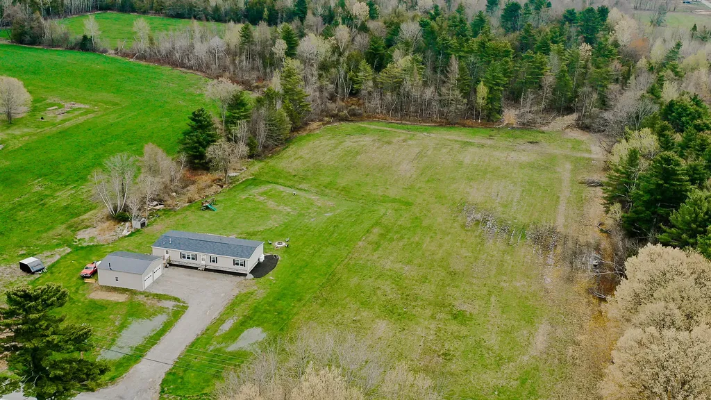 1565 Hill Road Canaan ME 04924