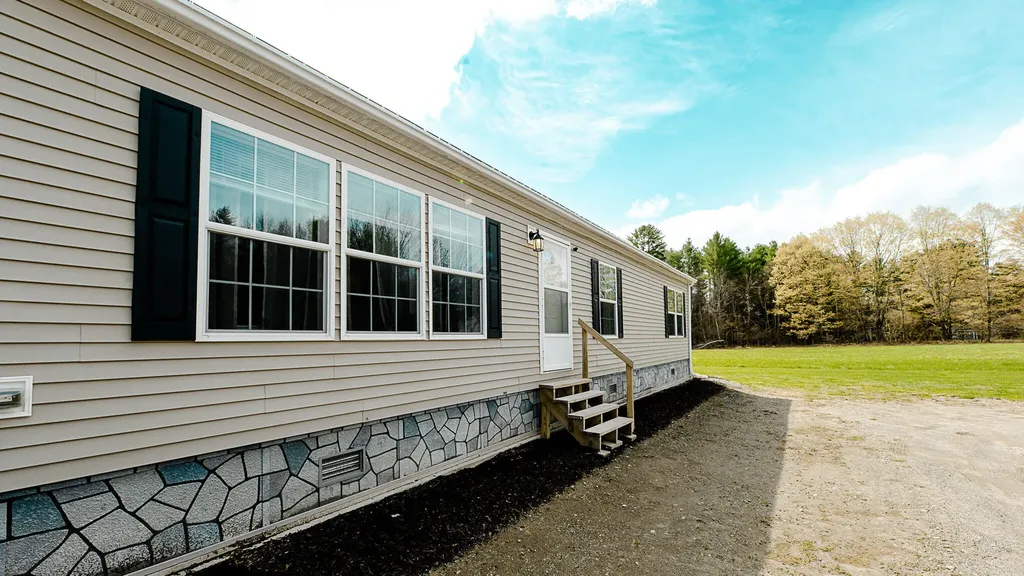1565 Hill Road Canaan ME 04924