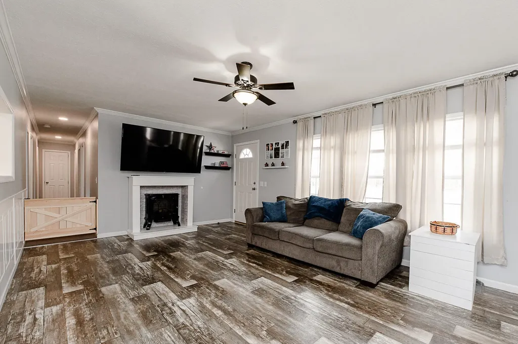 1565 Hill Road Canaan ME 04924