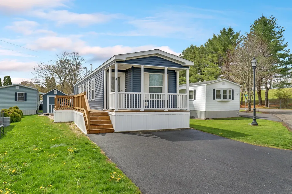 4 Blackberry Place Kittery ME 03904