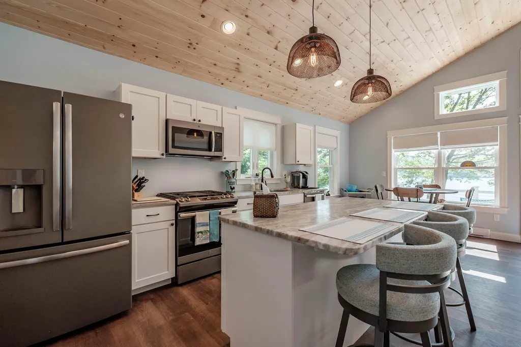 19 Ashley Way Raymond ME 04071