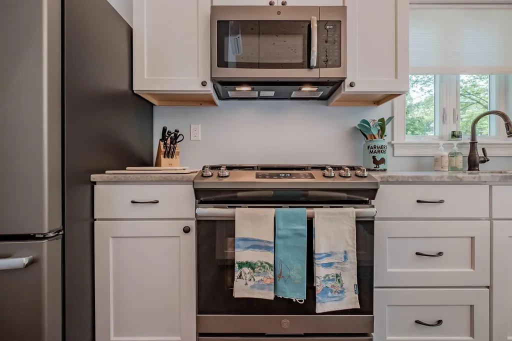 19 Ashley Way Raymond ME 04071