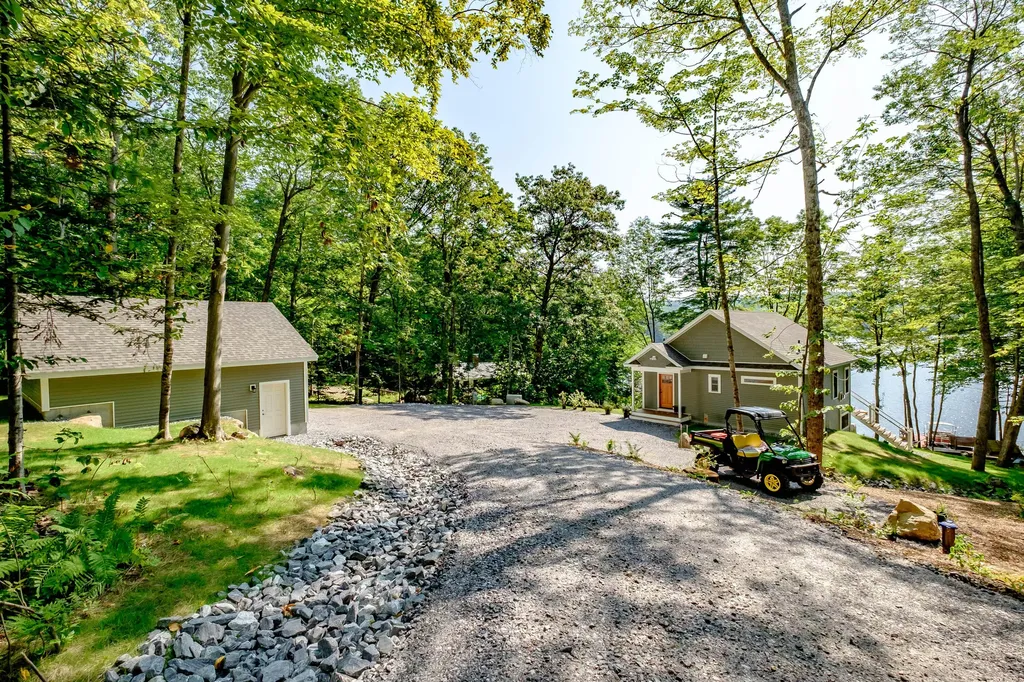 19 Ashley Way Raymond ME 04071