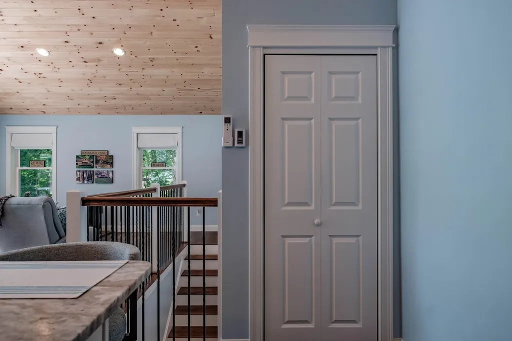 19 Ashley Way Raymond ME 04071