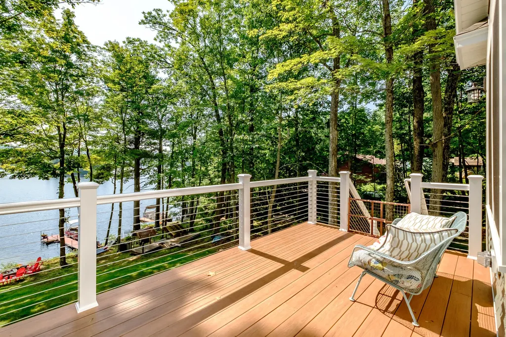 19 Ashley Way Raymond ME 04071