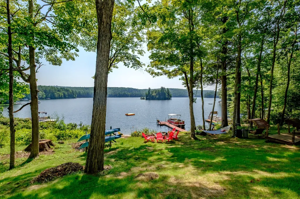 19 Ashley Way Raymond ME 04071
