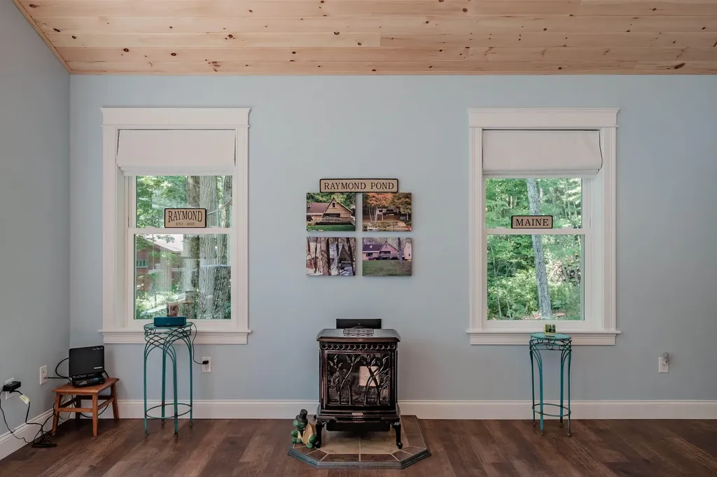 19 Ashley Way Raymond ME 04071