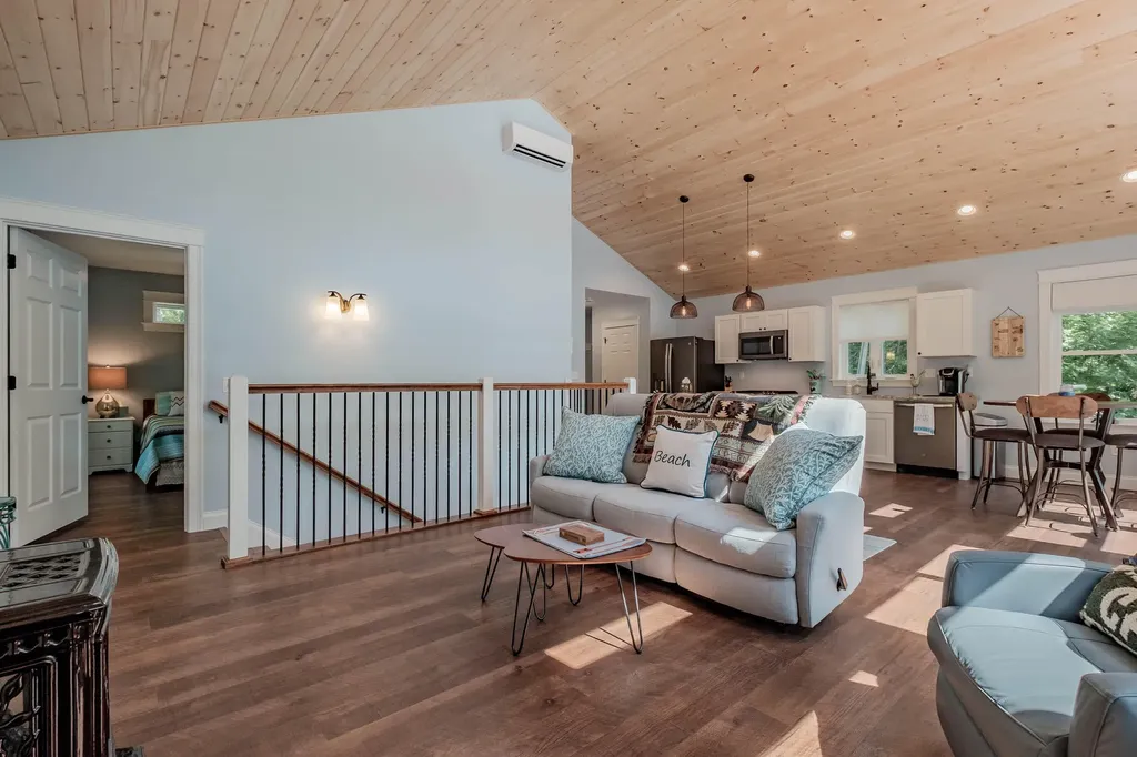 19 Ashley Way Raymond ME 04071