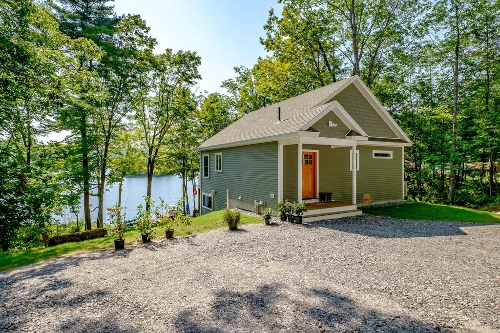19 Ashley Way Raymond ME 04071