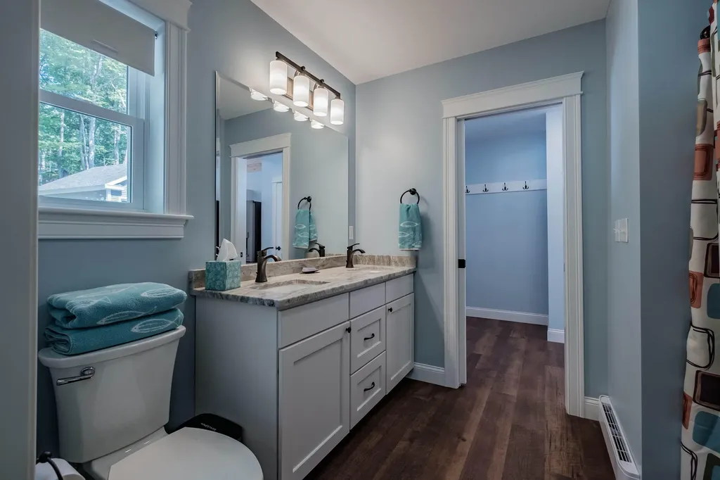 19 Ashley Way Raymond ME 04071