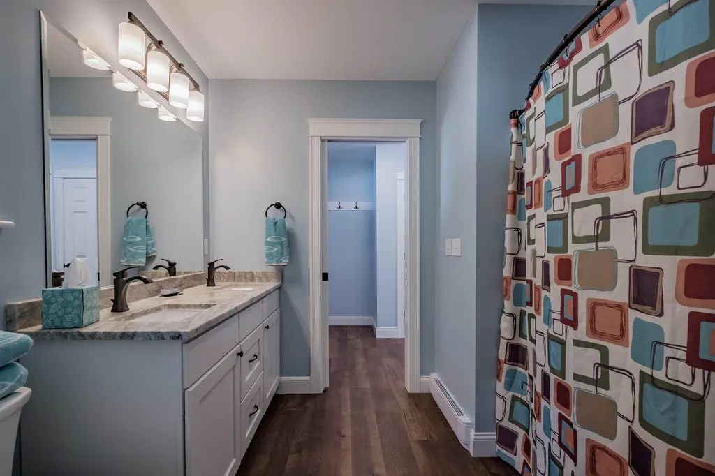 19 Ashley Way Raymond ME 04071