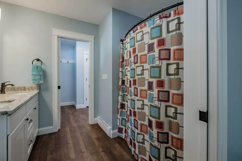 19 Ashley Way Raymond ME 04071