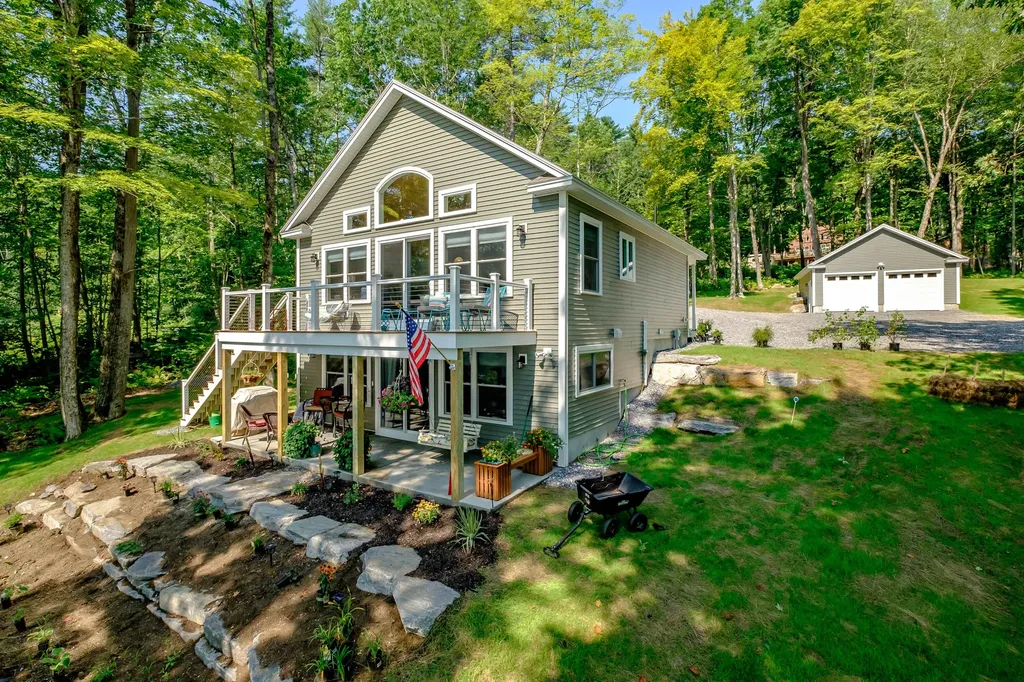 19 Ashley Way Raymond ME 04071