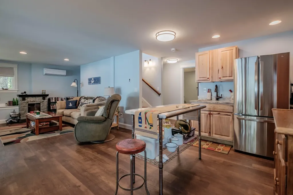 19 Ashley Way Raymond ME 04071