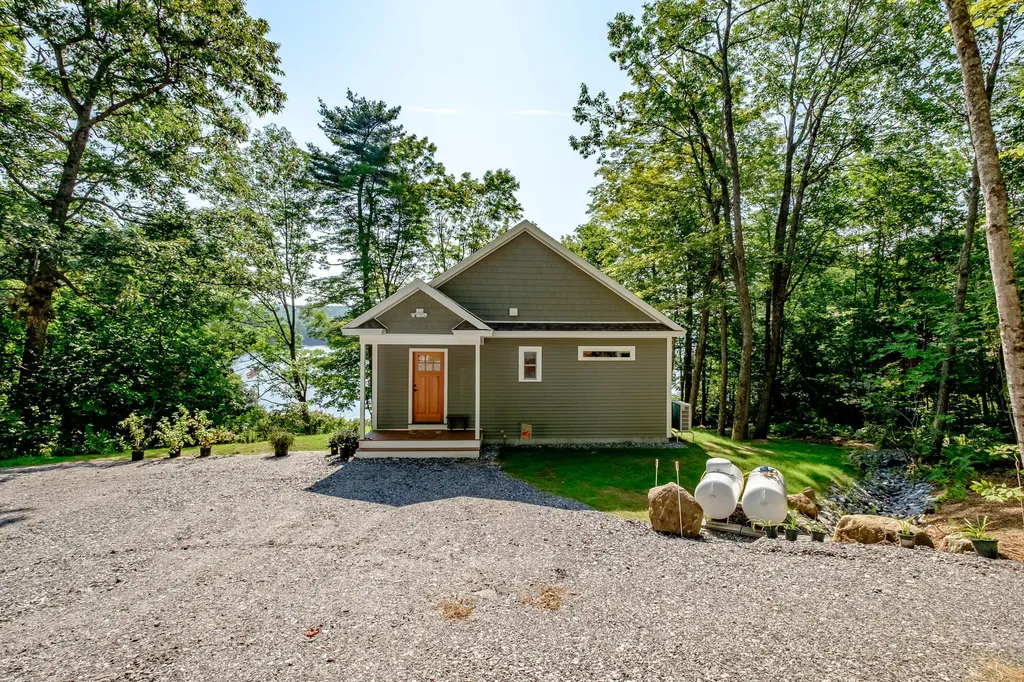 19 Ashley Way Raymond ME 04071