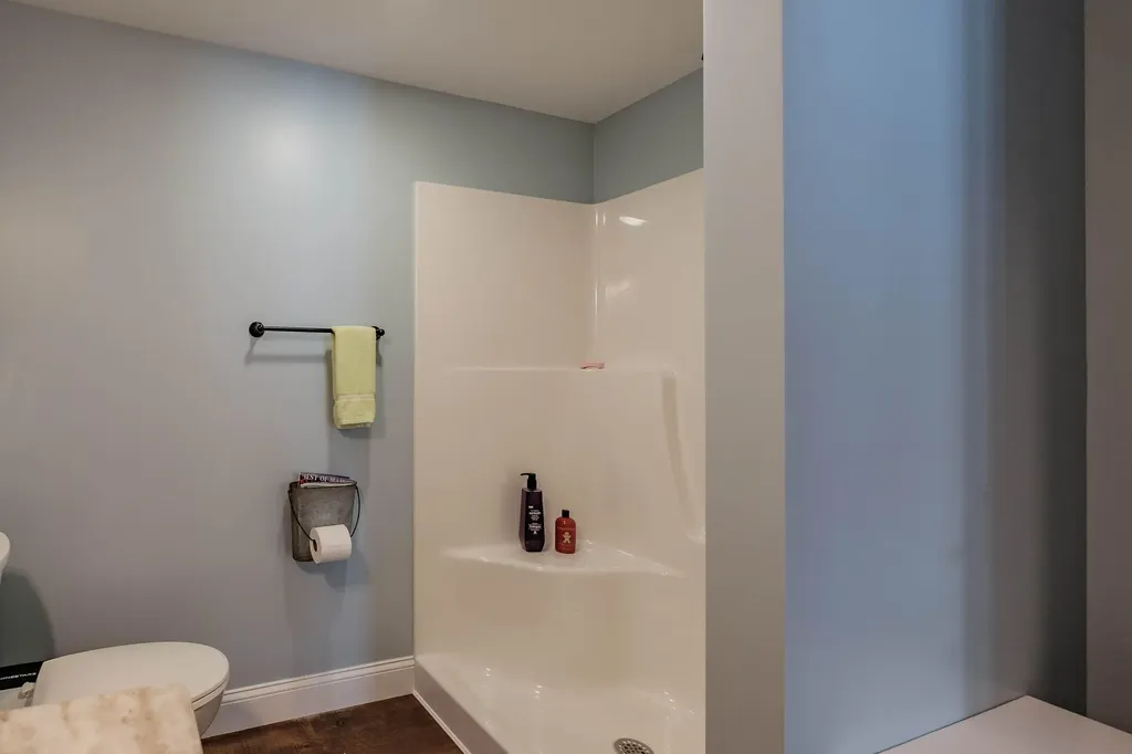 19 Ashley Way Raymond ME 04071