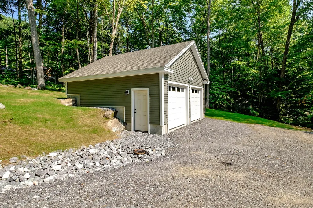 19 Ashley Way Raymond ME 04071