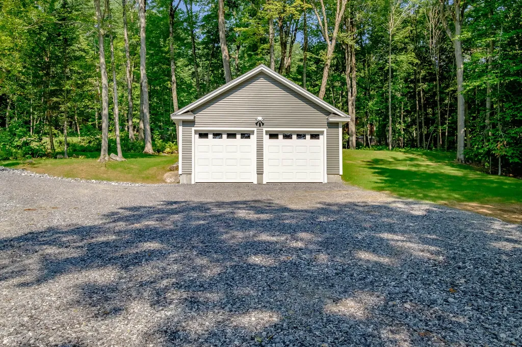 19 Ashley Way Raymond ME 04071
