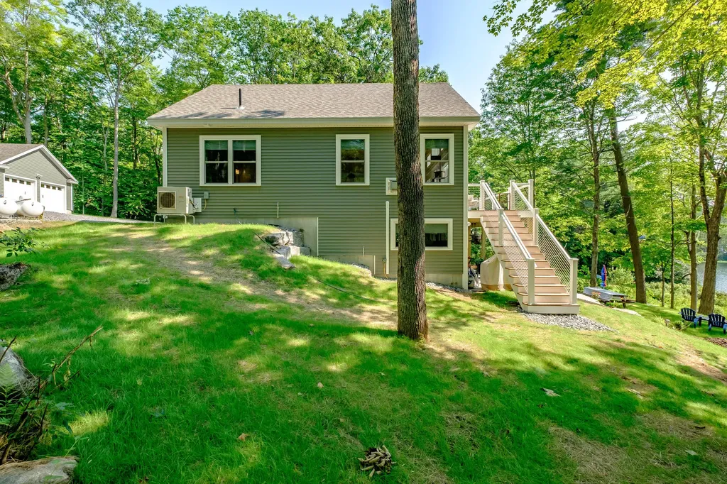 19 Ashley Way Raymond ME 04071