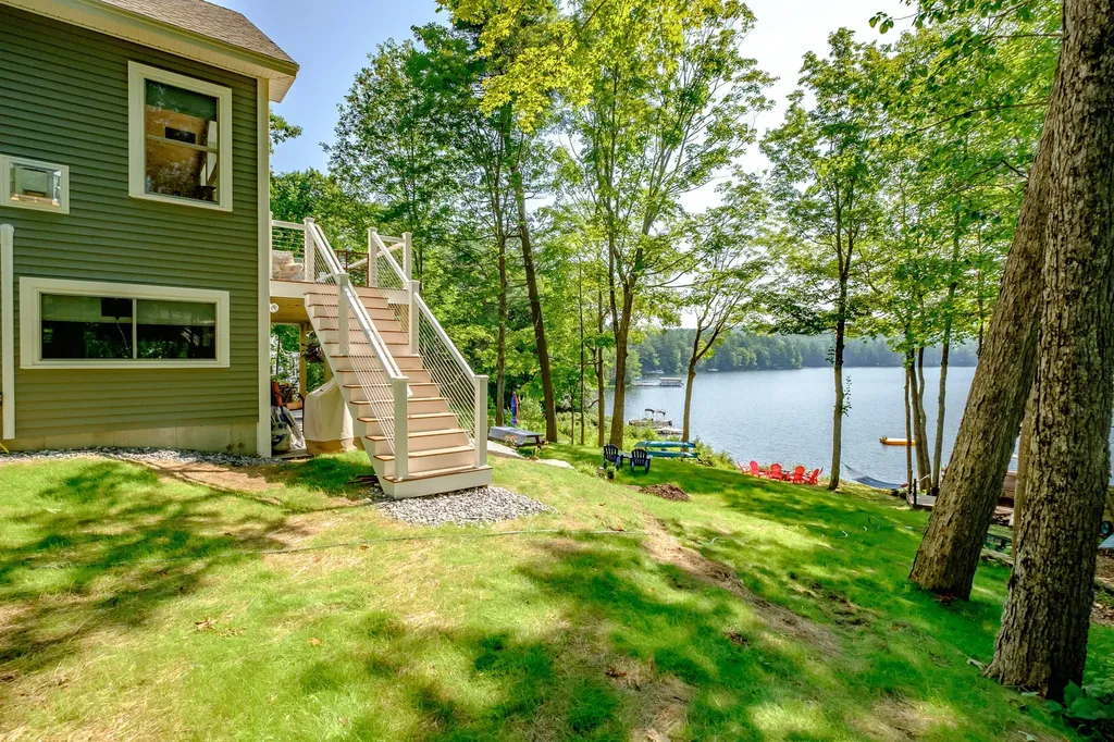 19 Ashley Way Raymond ME 04071