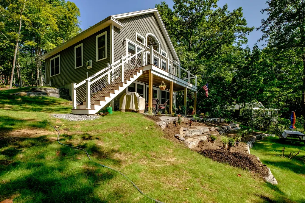 19 Ashley Way Raymond ME 04071