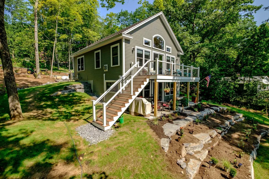 19 Ashley Way Raymond ME 04071