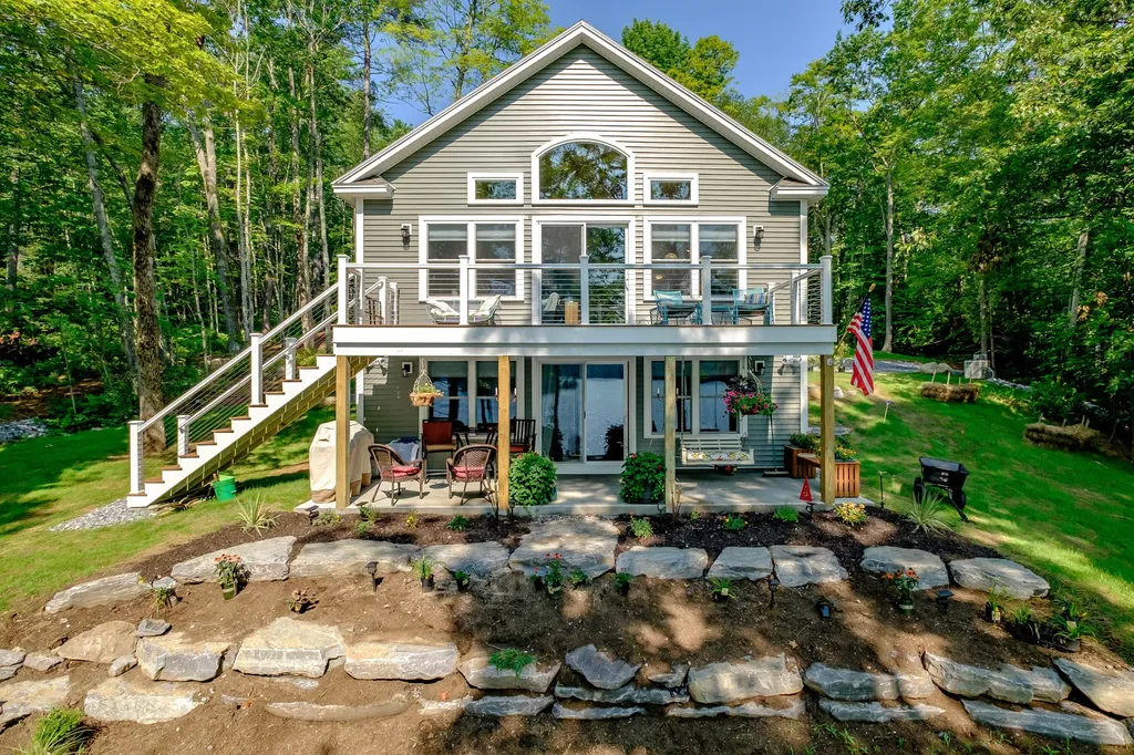 19 Ashley Way Raymond ME 04071