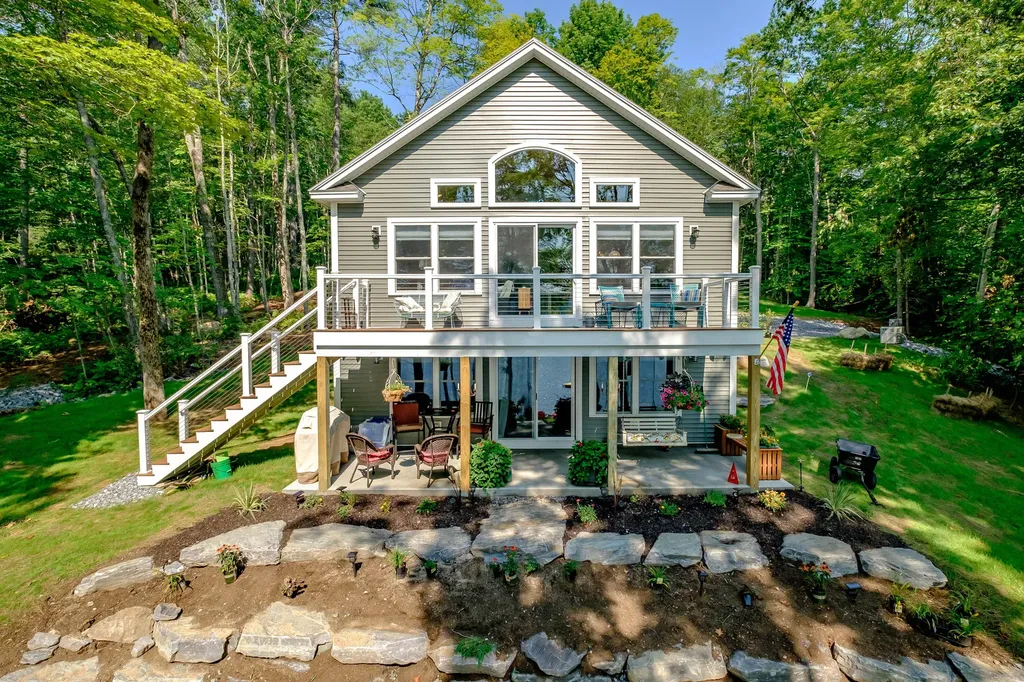 19 Ashley Way Raymond ME 04071