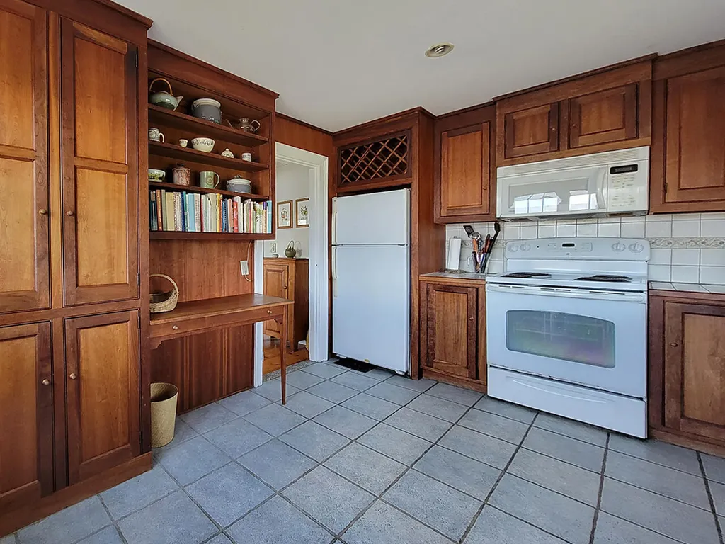 65 Bristol Road Damariscotta ME 04543