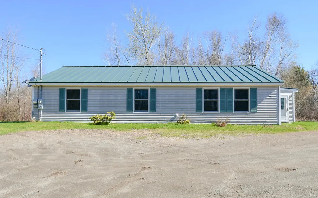 13 Matthews Avenue Vassalboro ME 04989