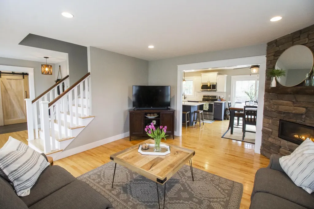 34 Virginia Lane Bangor ME 04401