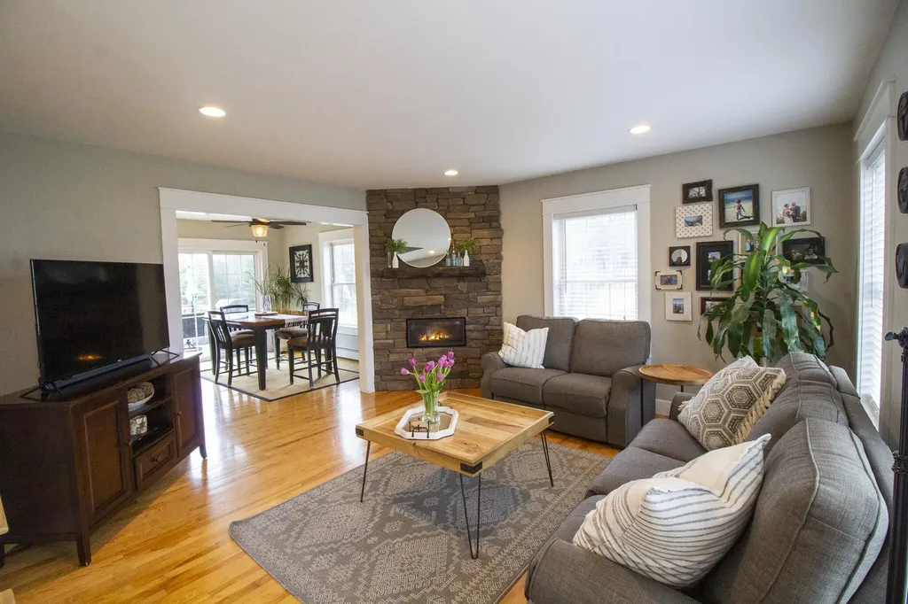 34 Virginia Lane Bangor ME 04401