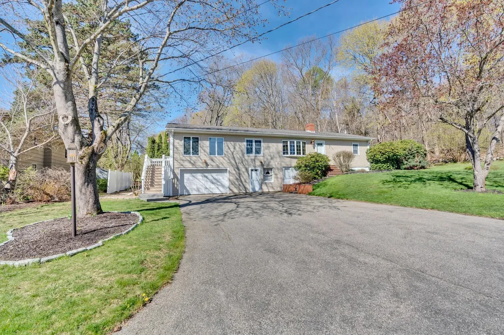 59 Dion Avenue Kittery ME 03904