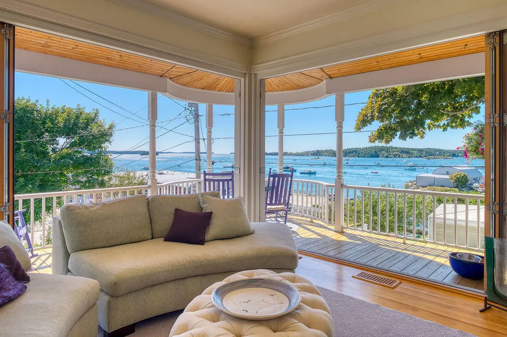 22 Seabreeze Avenue Stonington ME 04681