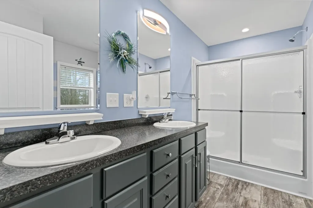 63 Allen Road Pownal ME 04069
