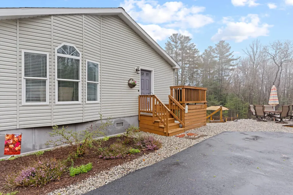 63 Allen Road Pownal ME 04069