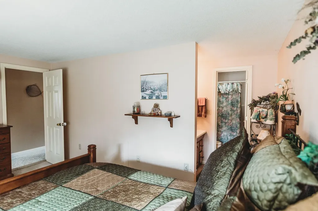 5 Peony Court Naples ME 04055