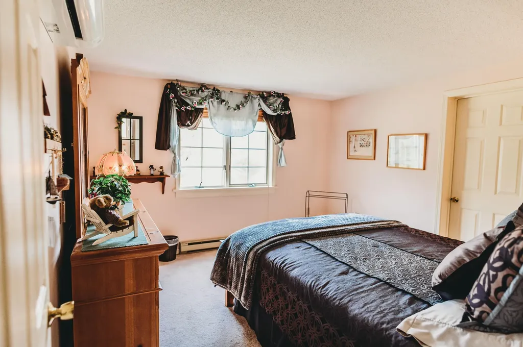 5 Peony Court Naples ME 04055