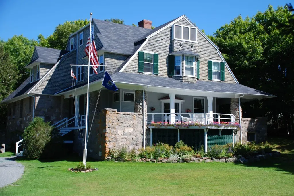 45 West Oval Winter Harbor ME 04693