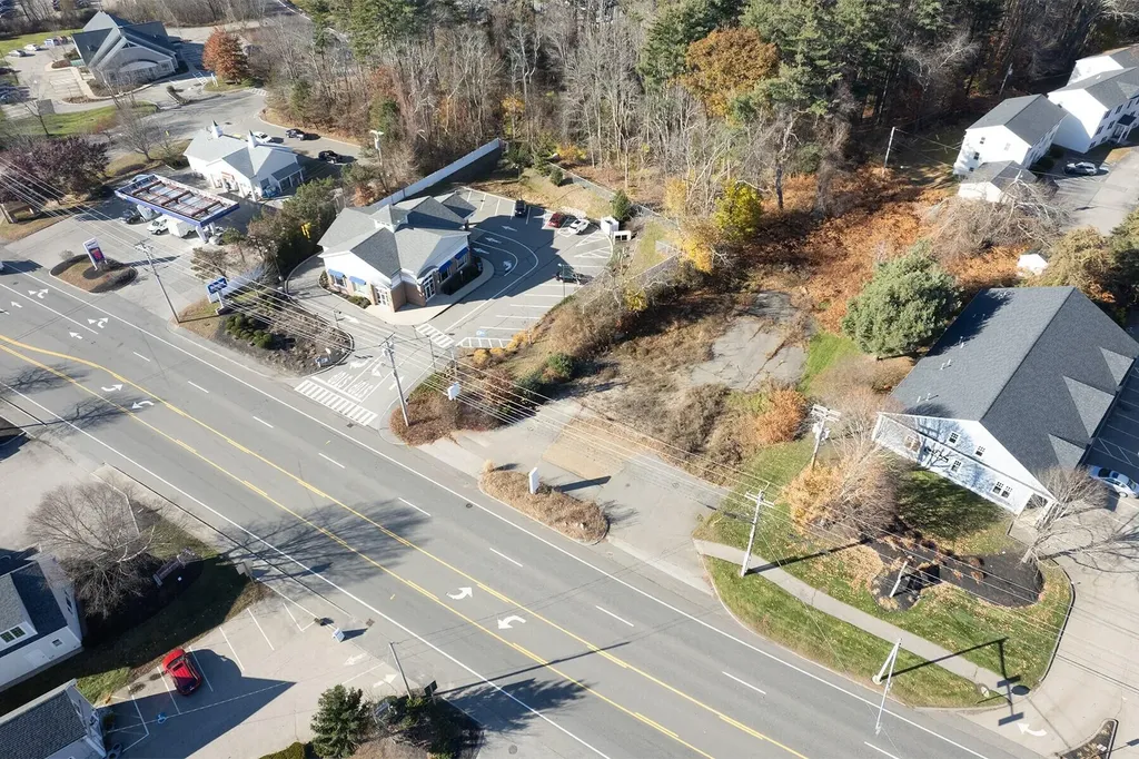 464 Us Route 1 Route York ME 03909