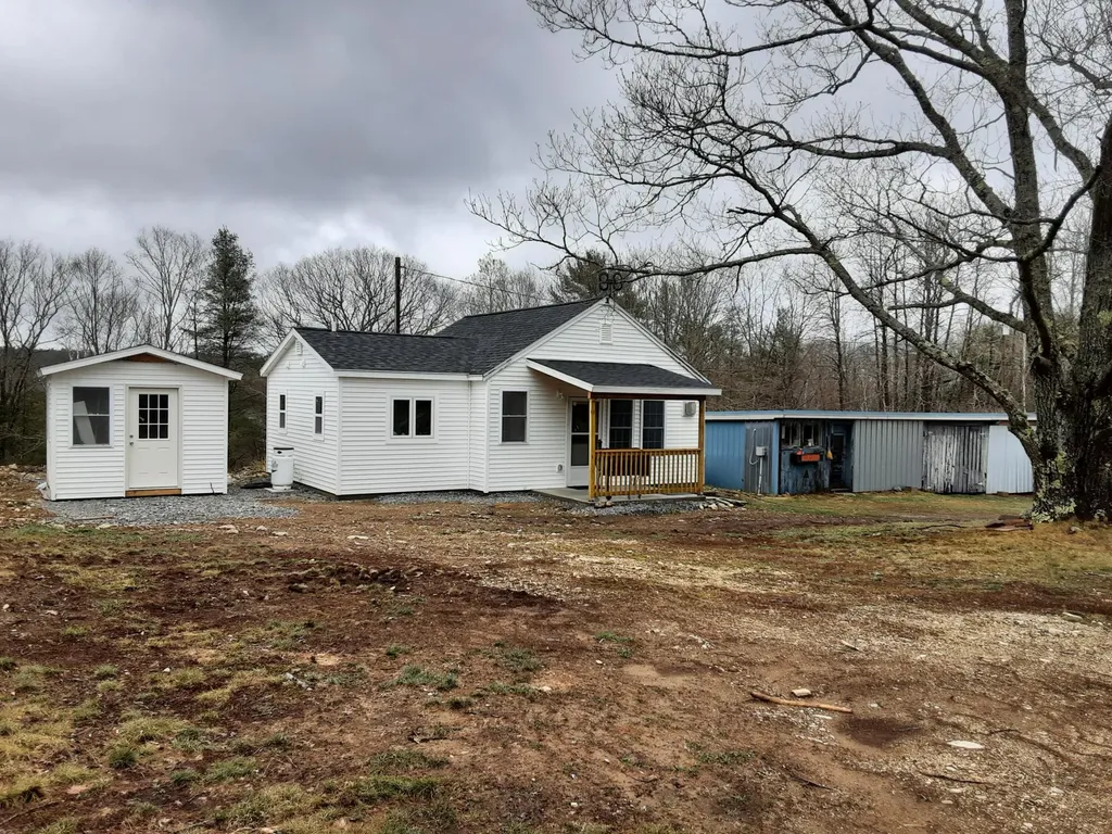 16 Hodsdon Lane Jefferson ME 04348