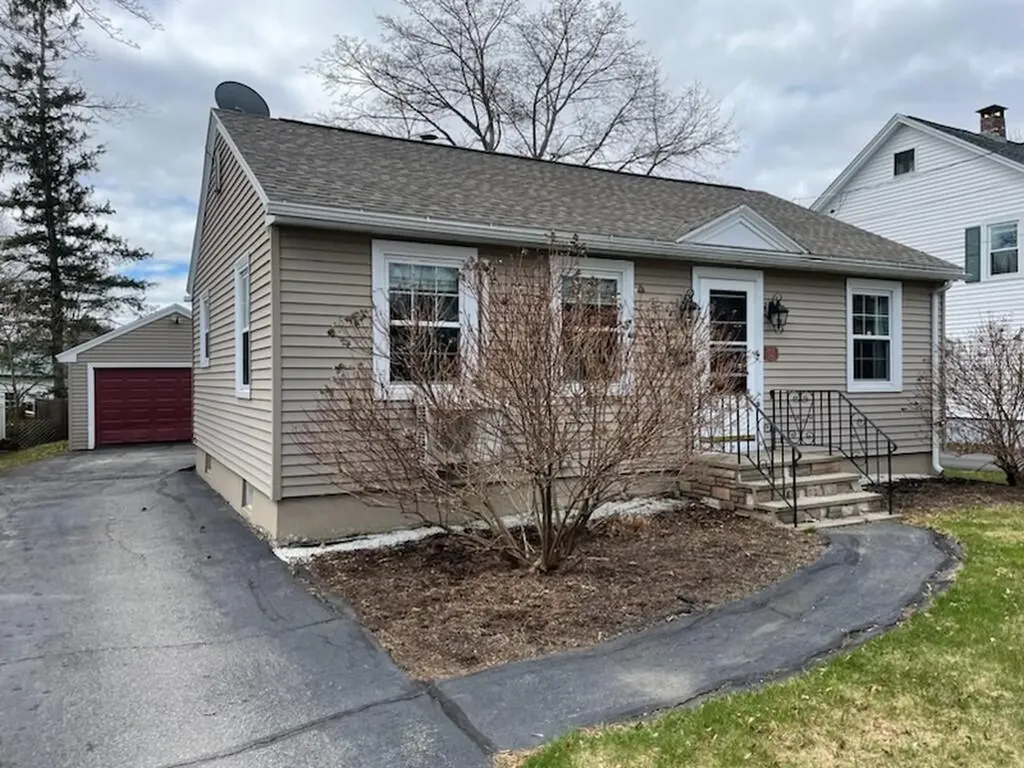 12 Fairfax Street Bangor ME 04401