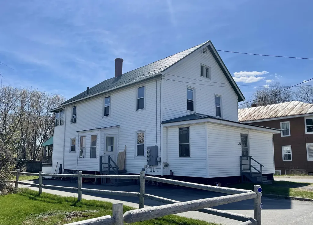 31 Bellevue Street Winslow ME 04901