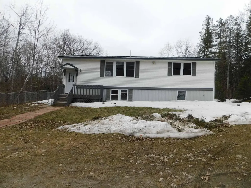 1563 Pushaw Road Glenburn ME 04401