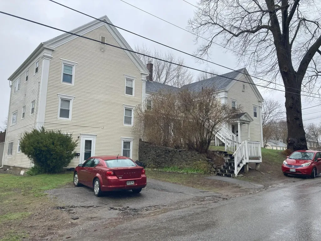 11 Gilchrest Street Thomaston ME 04861