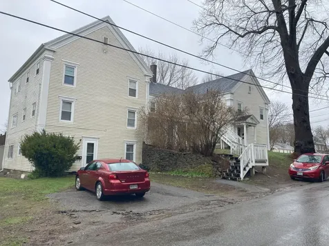 11 Gilchrest Street Thomaston ME 04861