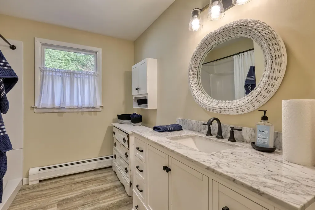 62 Quaco Road Deer Isle ME 04627
