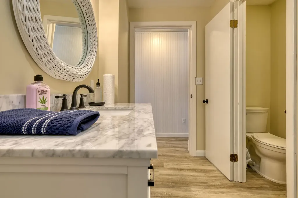 62 Quaco Road Deer Isle ME 04627