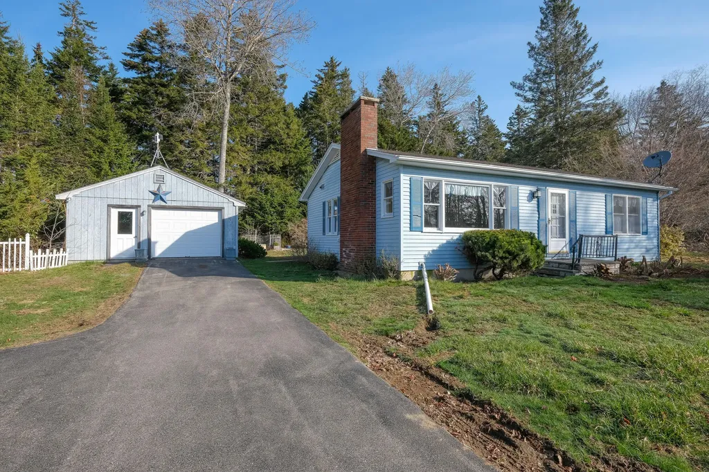 62 Quaco Road Deer Isle ME 04627